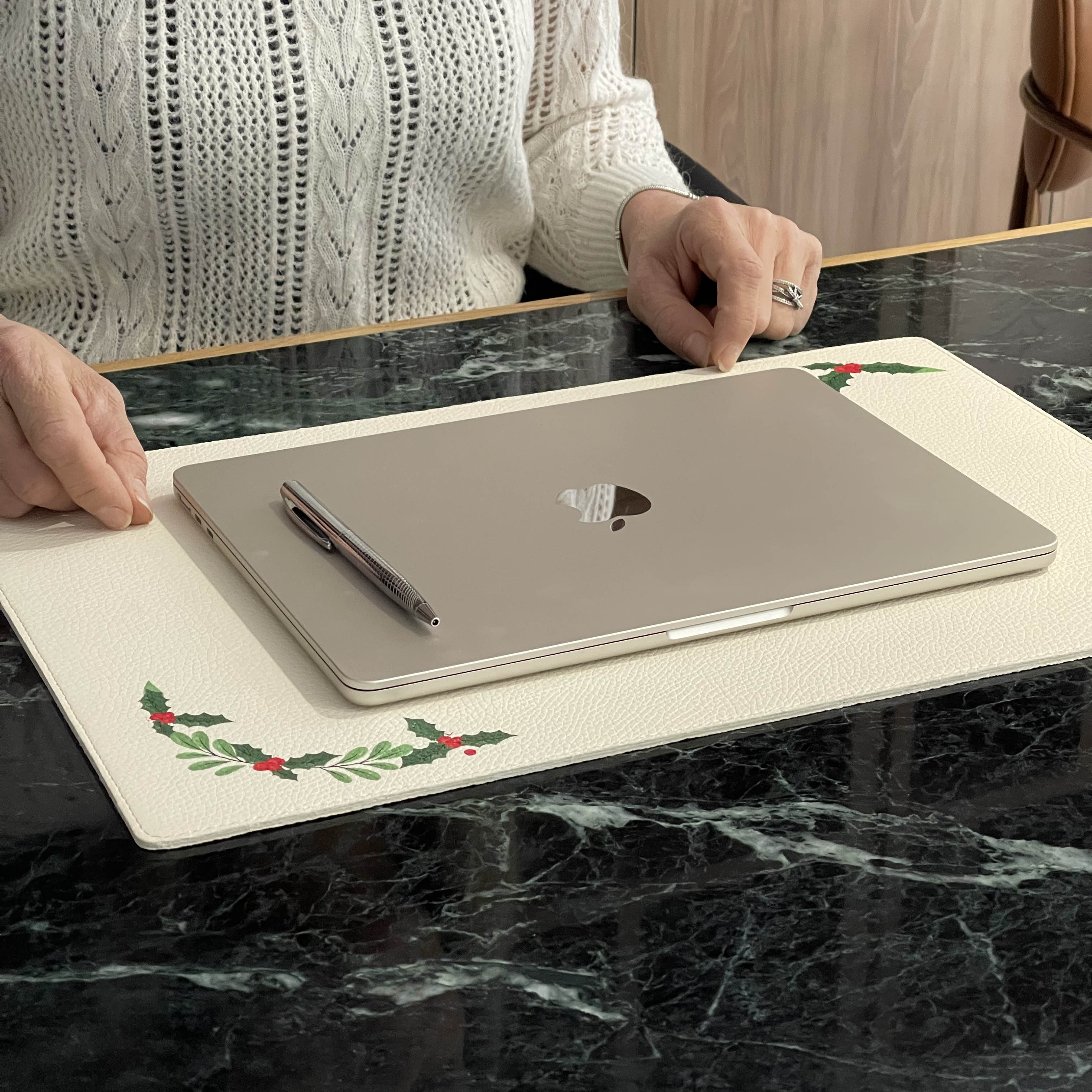 ПОДМЕТАЧ ЗА БИРО Н.Г. 000498 ЛОНДОН