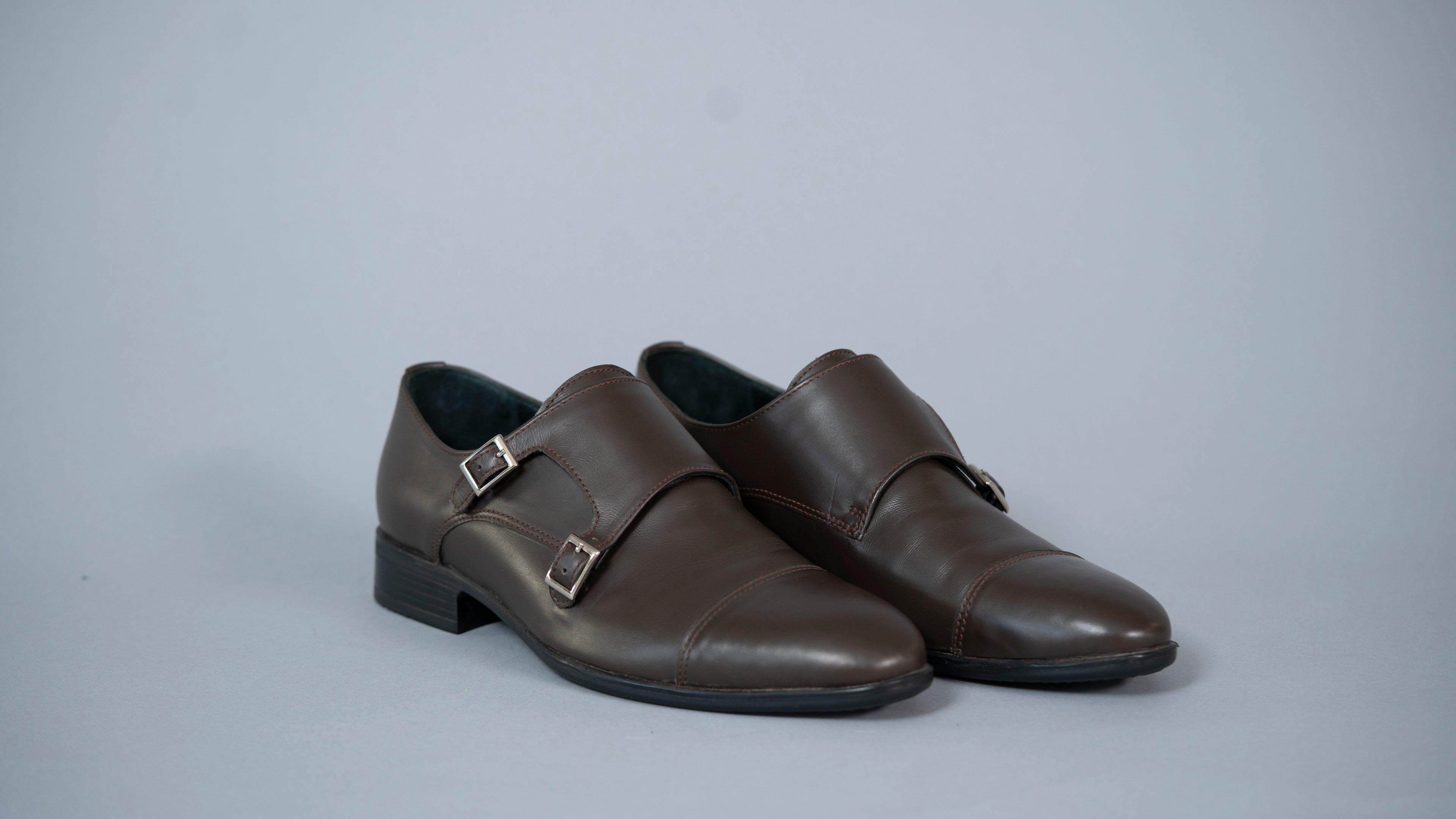 Машки чевли со две ремчиња 02-25-41 кафени флорантик