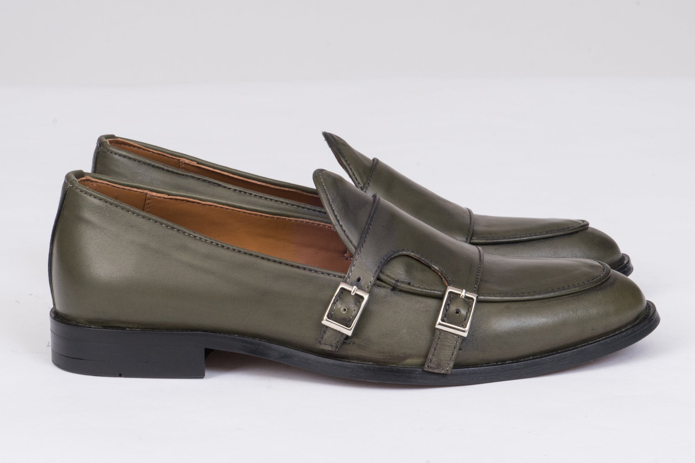 Машки мокасини со две ремчиња