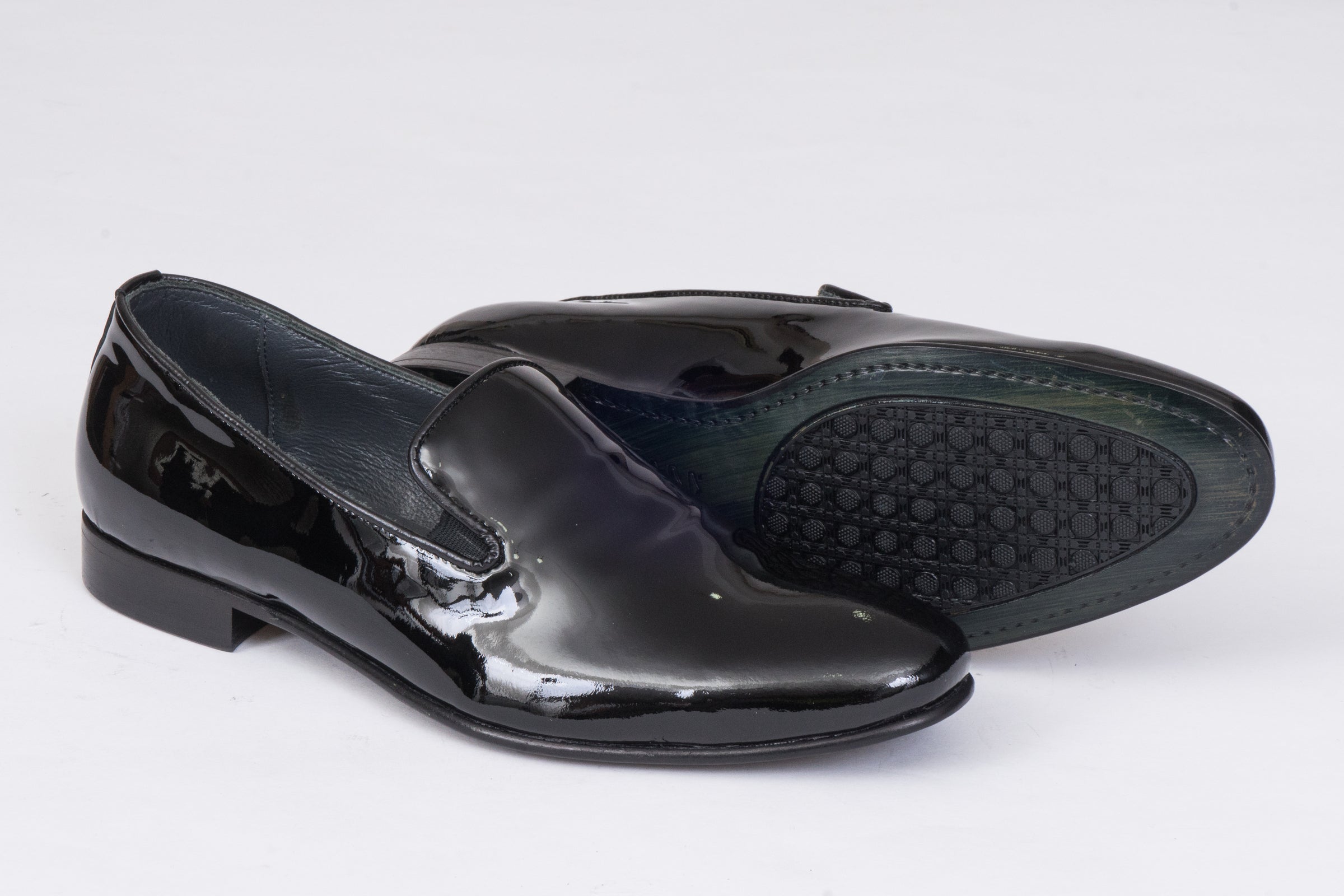 Машки мокасини со висок сјај