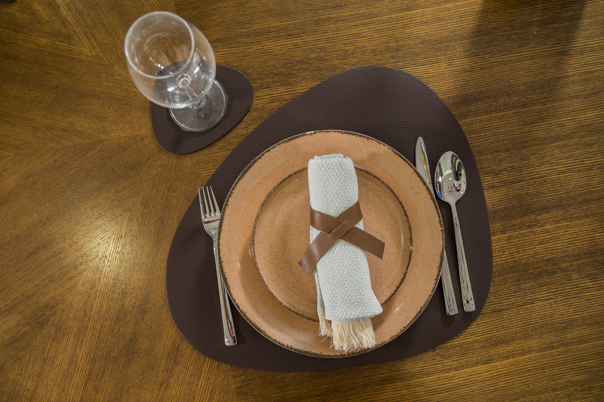 ДРЖАЧ ЗА САЛФЕТИ